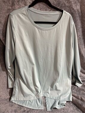 Women’s Long Sleeve Crewneck Top in Light Sage - Classic Active Tee 2XL